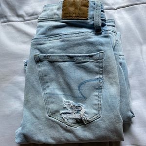 00 SHORT Ripped Light Wash High Waisted Jegging